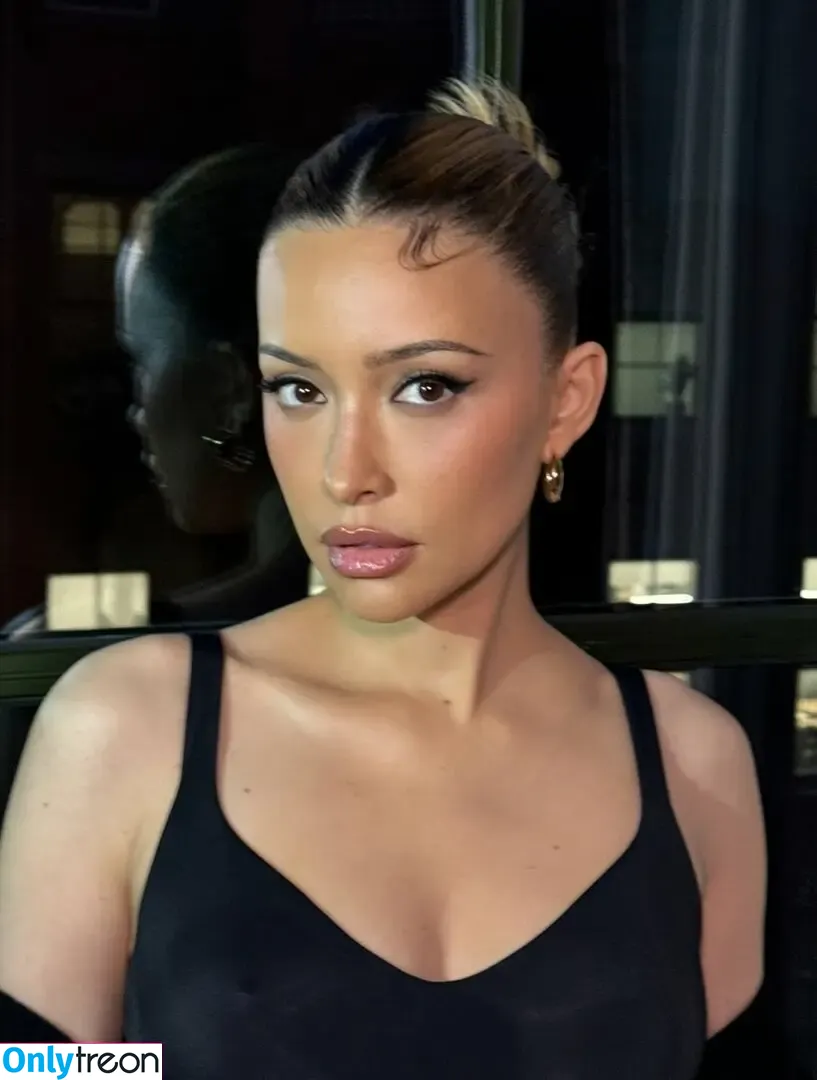 Christian Serratos голая photo #0361 (christianserratos)