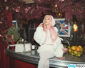 Christina Aguilera / XTINA nude photo #2626
