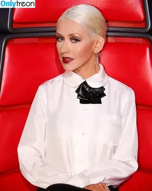 Christina Aguilera / XTINA nude photo #2652