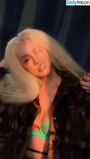 Christina Aguilera / XTINA nude photo #2679