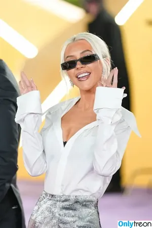 Christina Aguilera / XTINA nude photo #2748
