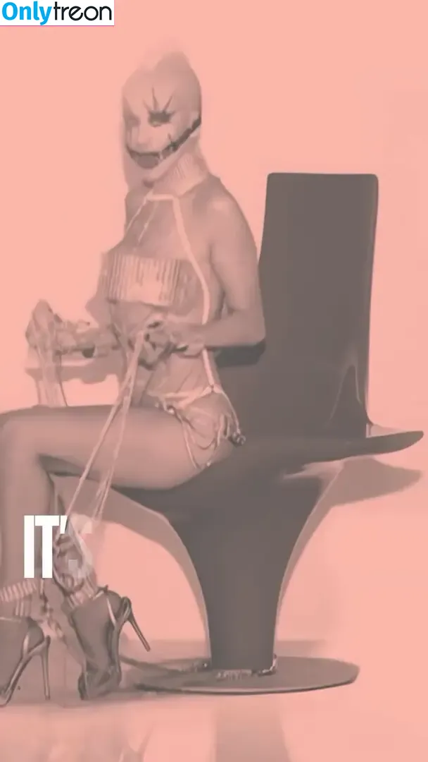 Christina Aguilera nude photo #2836 (XTINA)