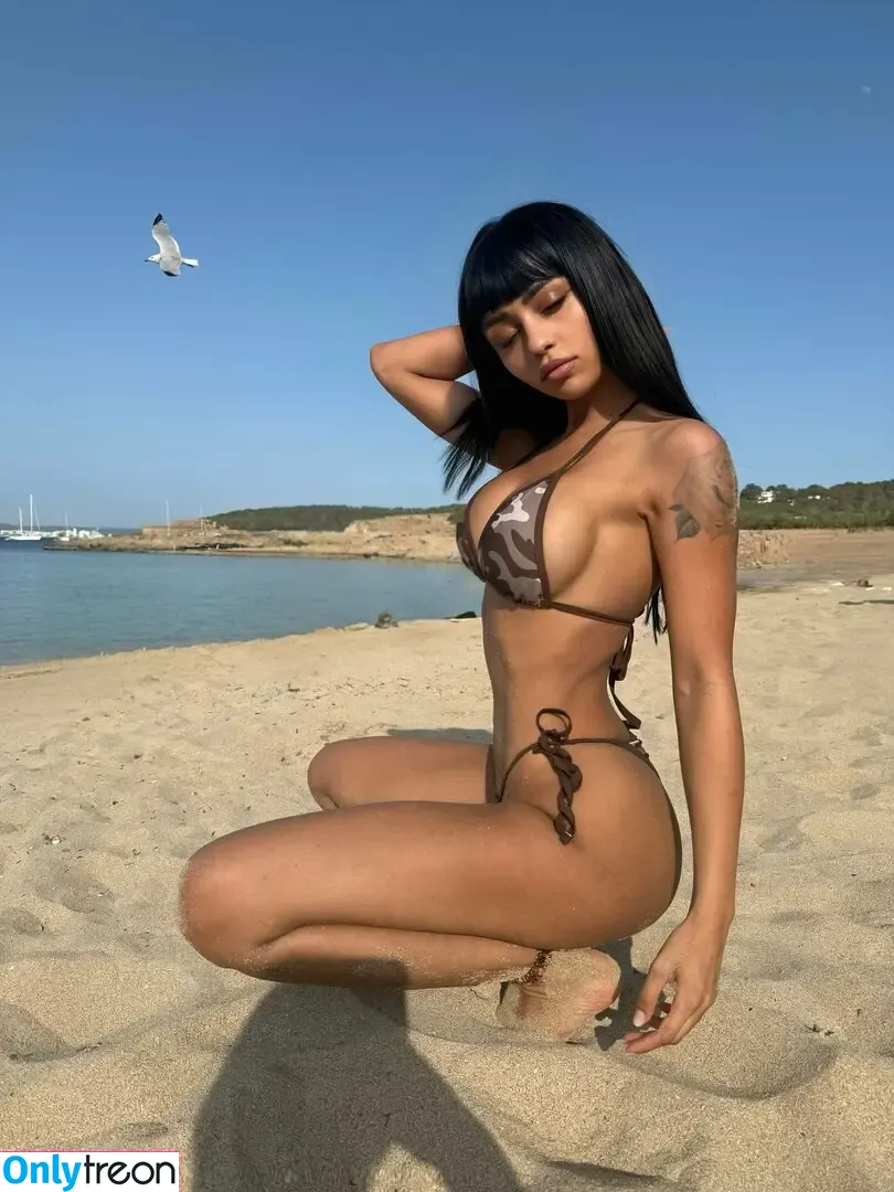 Christina Bertevello nude photo #0502 (christina.bertevello / christinabertevello)