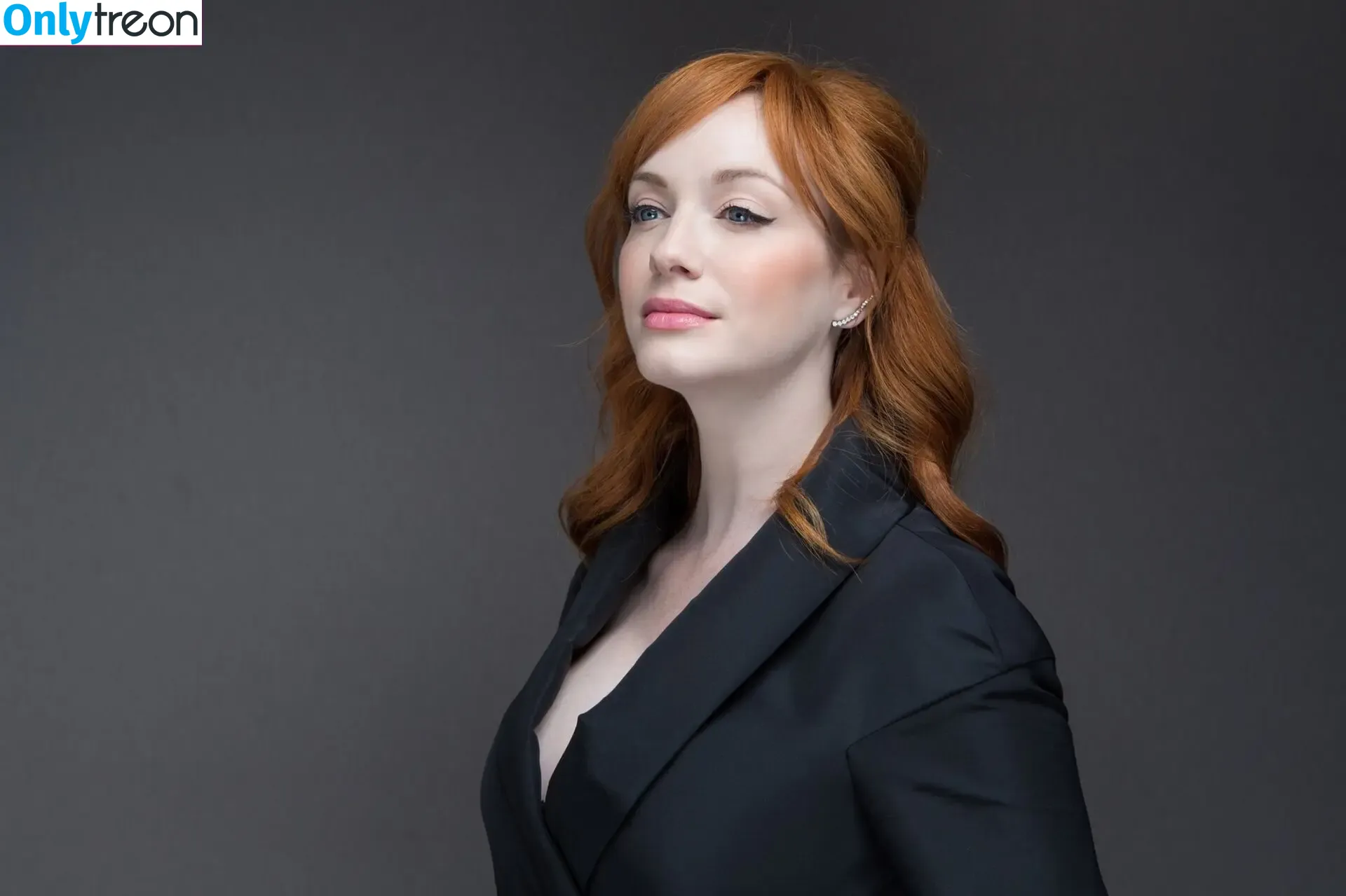 Christina Hendricks nude photo #1831 (actuallychristinahendricks)