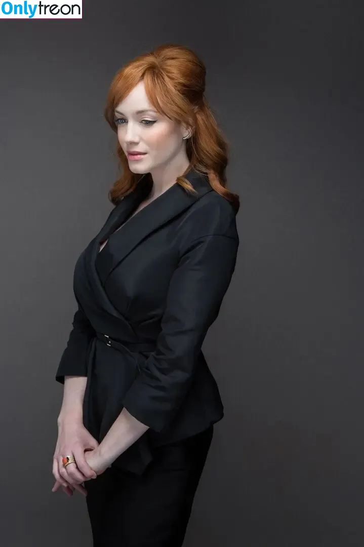 Christina Hendricks nude photo #1832 (actuallychristinahendricks)