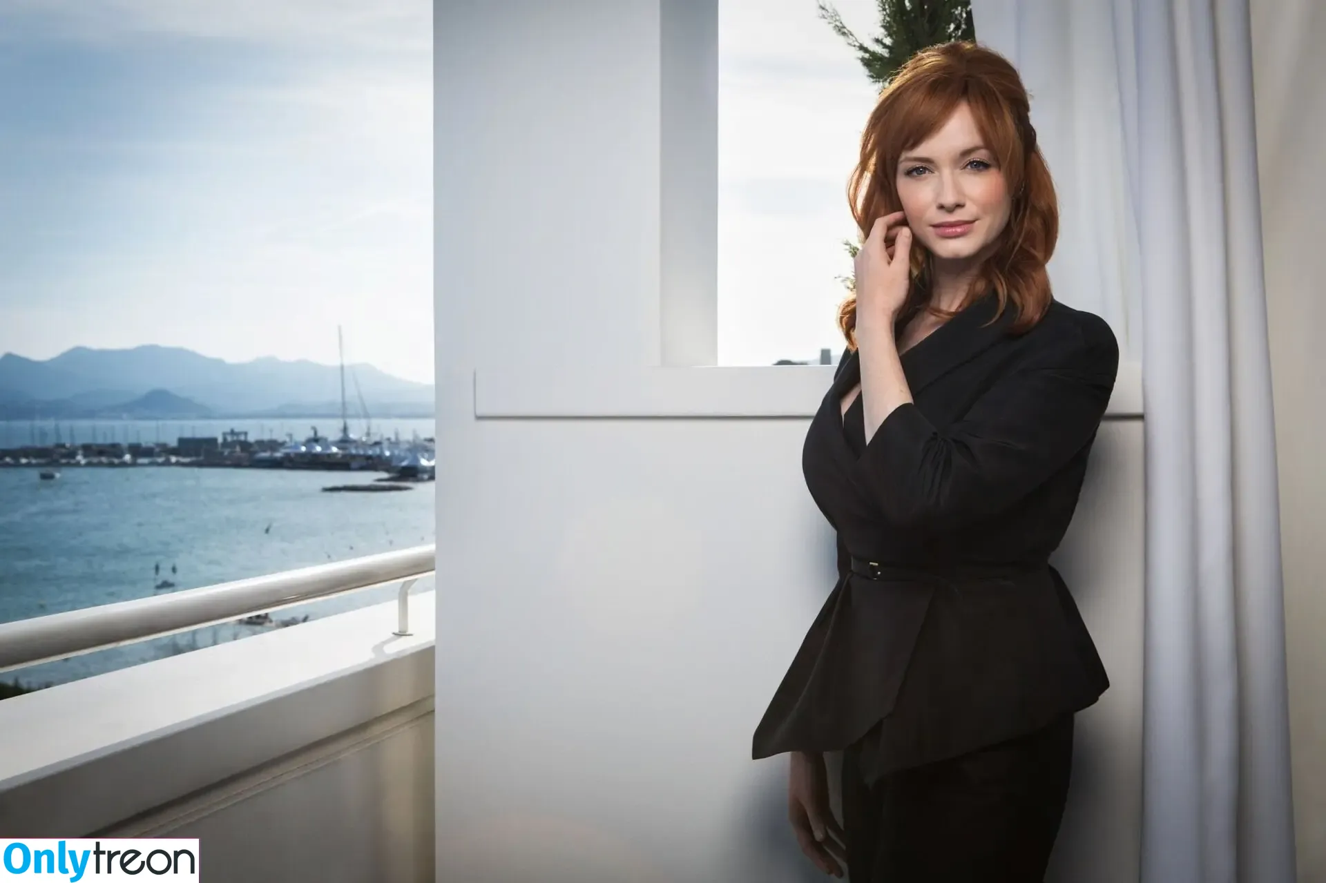 Christina Hendricks nude photo #1835 (actuallychristinahendricks)