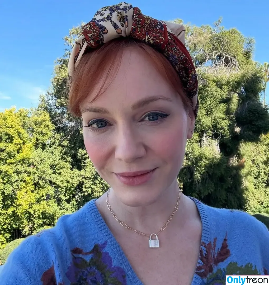Christina Hendricks nude photo #1843 (actuallychristinahendricks)