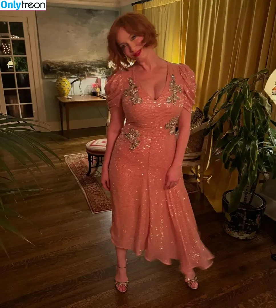 Christina Hendricks nude photo #1879 (actuallychristinahendricks)
