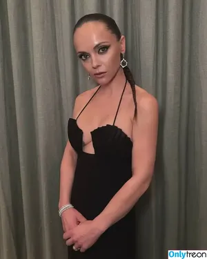 Christina Ricci / ChristinaRicci / arianaricci / riccigrams фото голая #0552