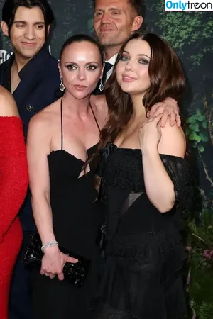 Christina Ricci / ChristinaRicci / arianaricci / riccigrams фото голая #0564