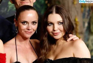 Christina Ricci / ChristinaRicci / arianaricci / riccigrams фото голая #0566