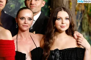 Christina Ricci / ChristinaRicci / arianaricci / riccigrams фото голая #0567