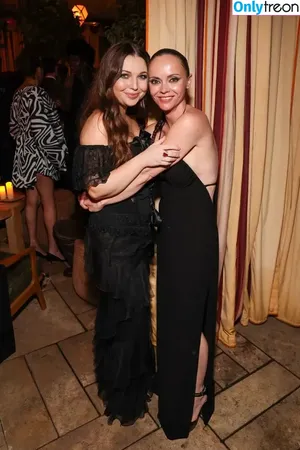Christina Ricci / ChristinaRicci / arianaricci / riccigrams фото голая #0569