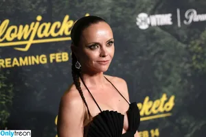 Christina Ricci / ChristinaRicci / arianaricci / riccigrams фото голая #0579