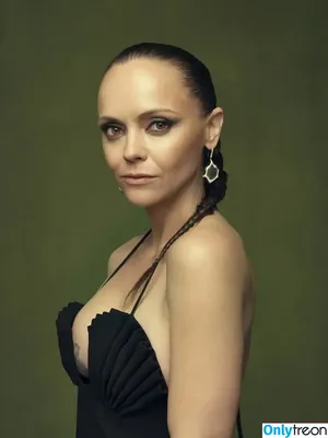 Christina Ricci / ChristinaRicci / arianaricci / riccigrams фото голая #0590