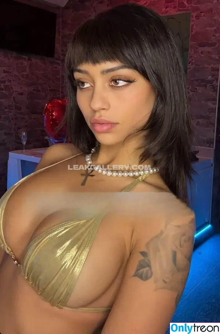 christinabertevello nude photo #0036 (christina.bertevello)