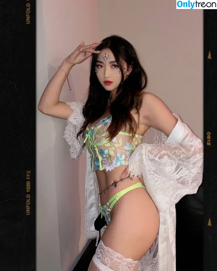 Christine Huang nude photo #0035 (christineee.huang)