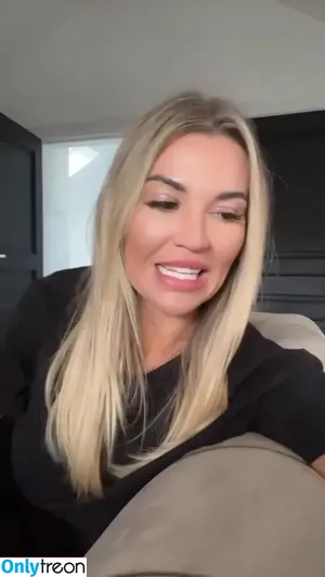 Christine McGuinness / mrscmcguinness фото голая #0475