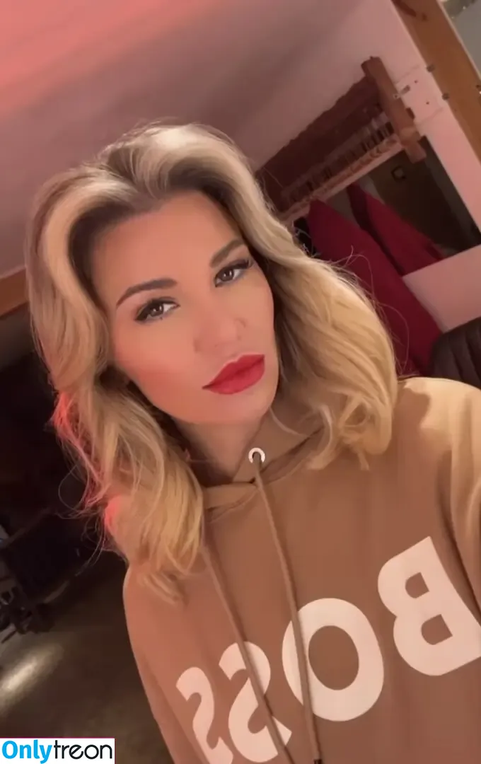 Christine McGuinness голая photo #0205 (mrscmcguinness)