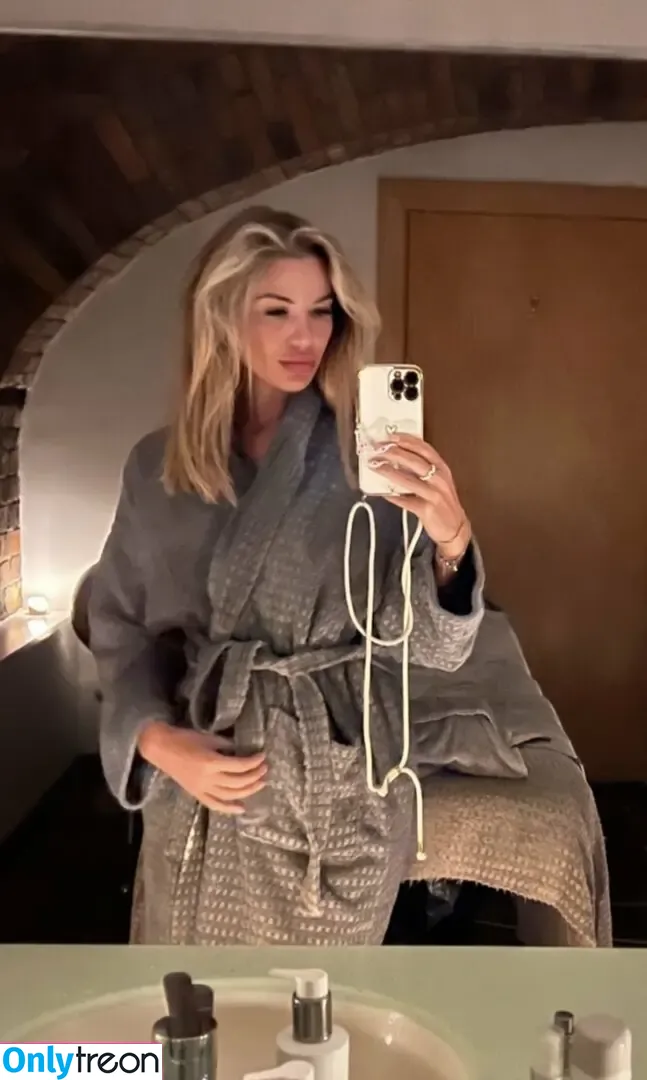 Christine McGuinness голая photo #0231 (mrscmcguinness)
