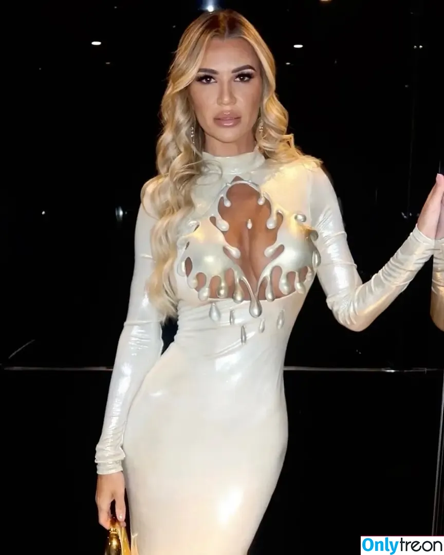Christine McGuinness nude photo #1021 (mrscmcguinness)