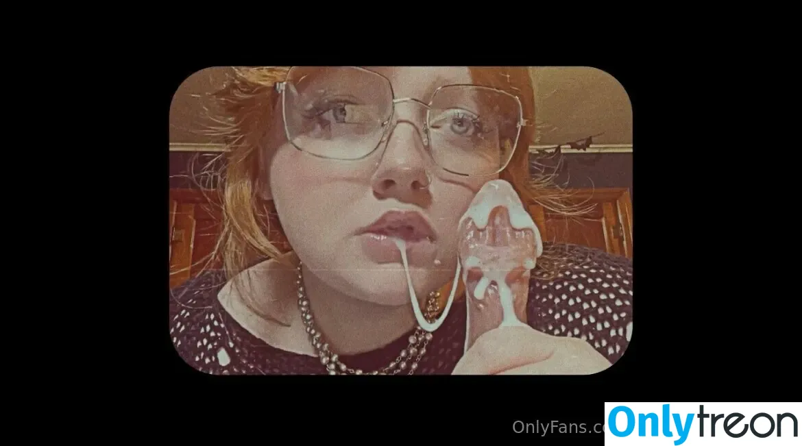 christinethequeenn голая photo #0317 (christinethequeenn)