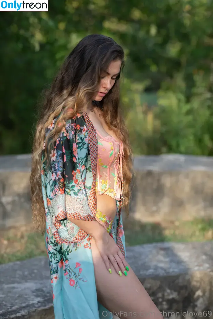 Chroniclove nude photo #0570 (Chroniclove69 / marleyschroniclove)