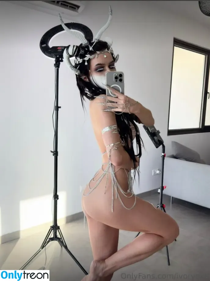 Chrysolite nude photo #0039 (chrysolitegali)