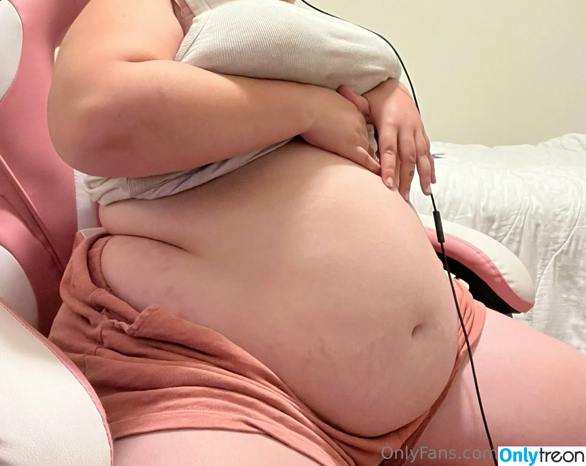 chub-bee nude photo #0048 (beeingawriter)