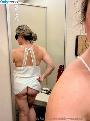 Chubbyyogamomma / Chubbyyogamom nude photo #0060