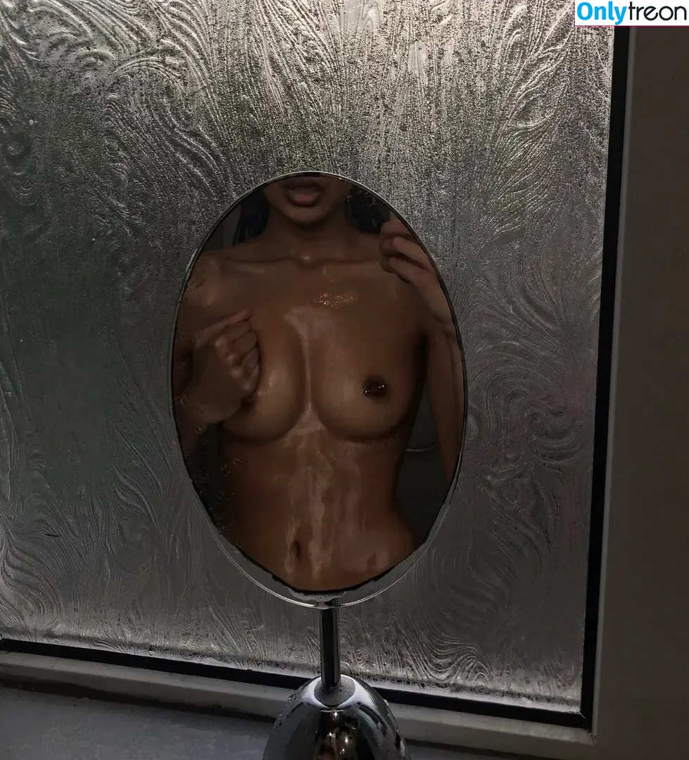Chulariox nude photo #0001 (my_mirrorselfie)