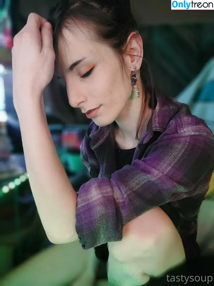 chxsoup nude photo #0029 (hungrywino)