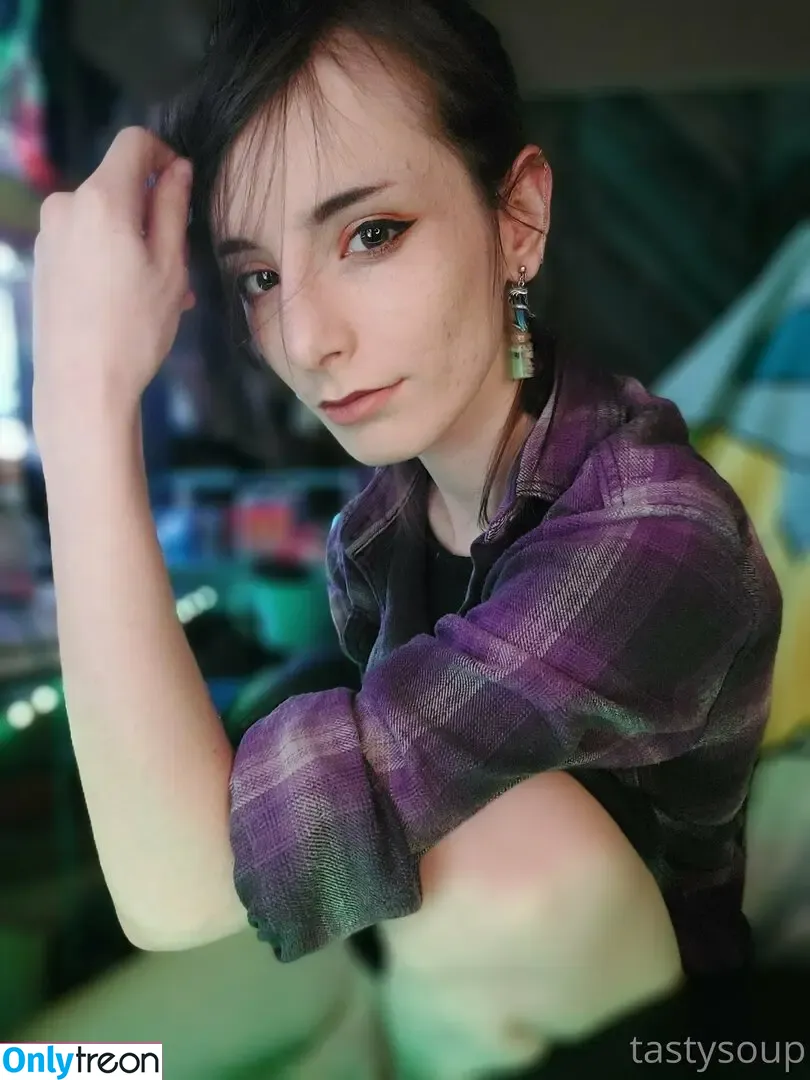 chxsoup nude photo #0030 (hungrywino)
