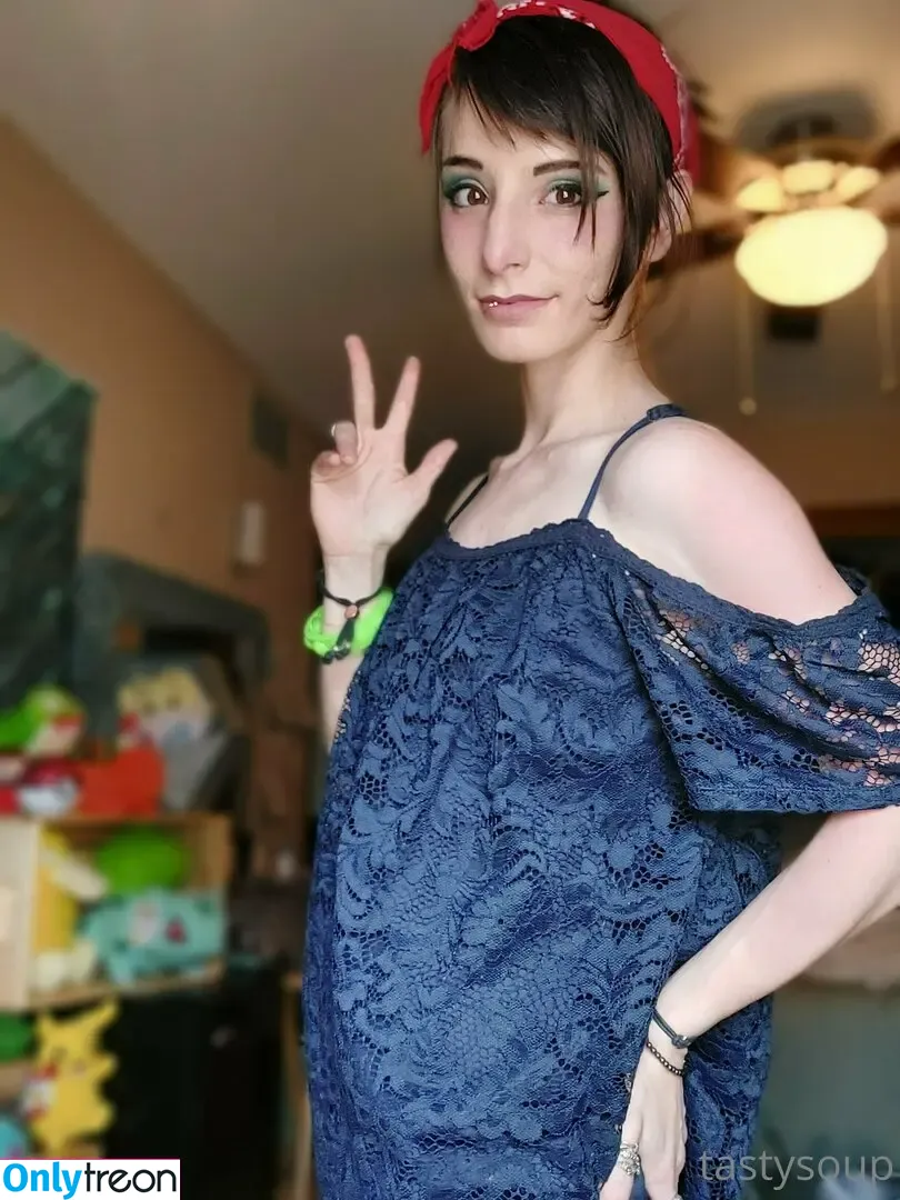 chxsoup nude photo #0038 (hungrywino)