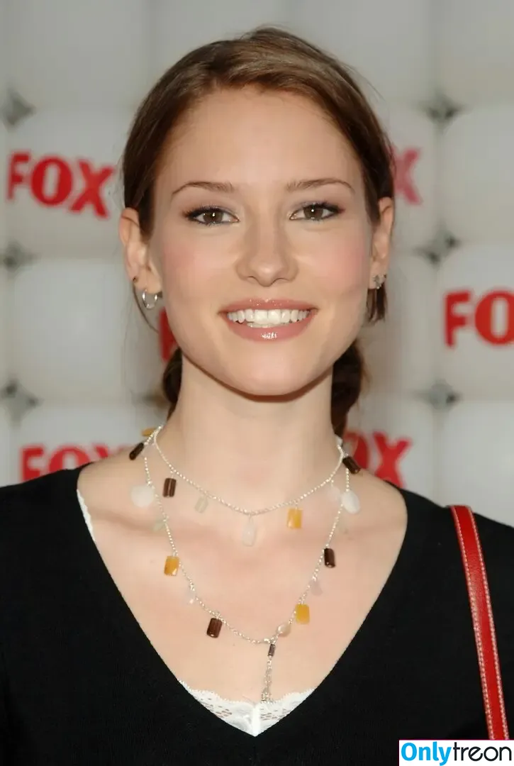 Chyler Leigh nude photo #0134 (chy_leigh)