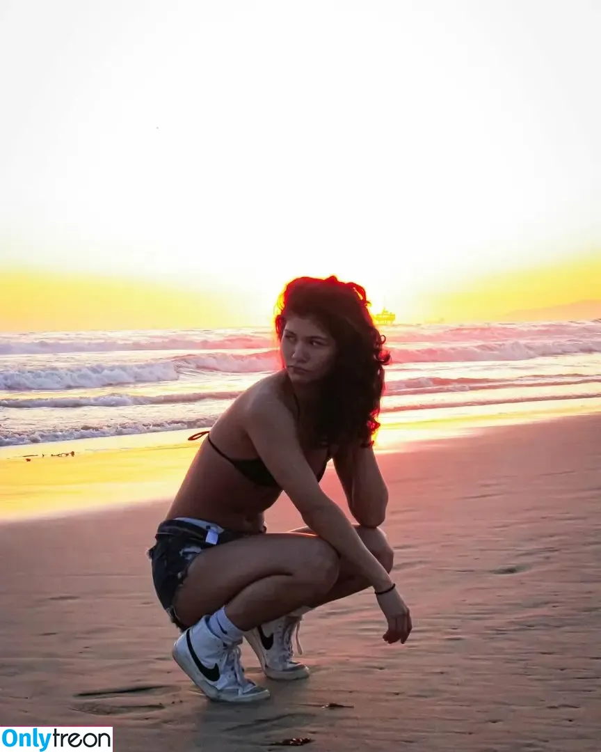 ciggybae голая photo #0089 (Zendaya lookalike / gypsybaehere / homeskilla_whitnit)