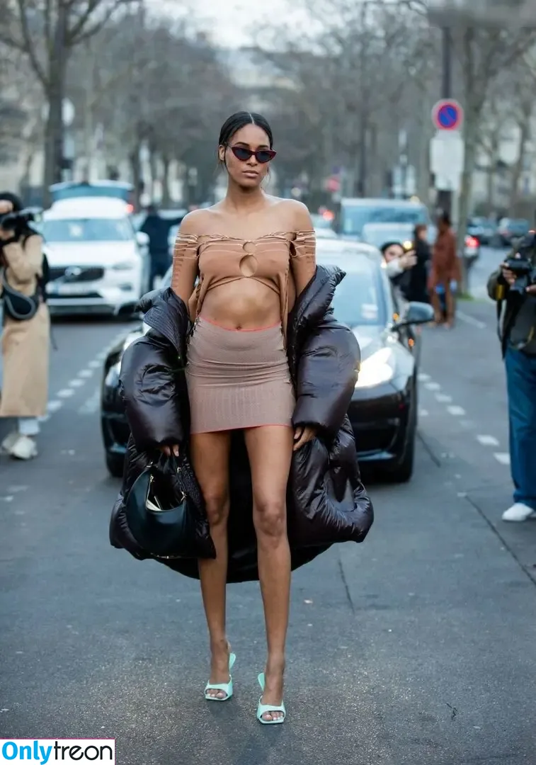 Cindy Bruna nude photo #0096 (cindybruna)