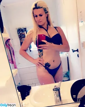Cindy Dandois / DandoisCindy / cindydandois nude photo #0126