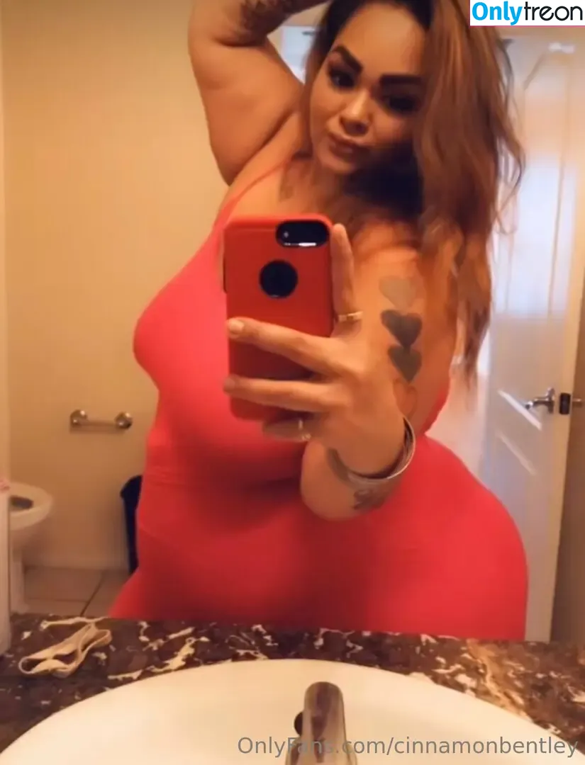 cinnamonbentley nude photo #0022 (_cinncinncinny_)