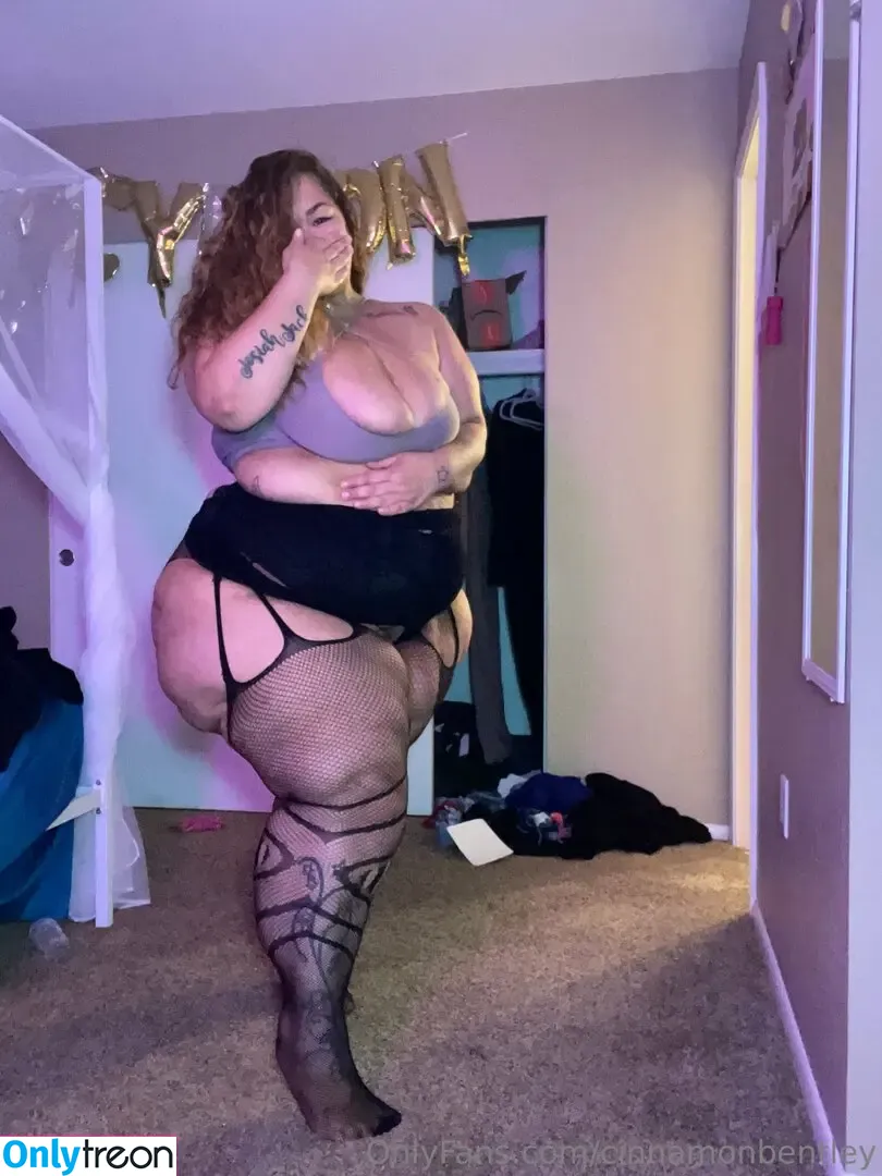 cinnamonbentley nude photo #0038 (_cinncinncinny_)