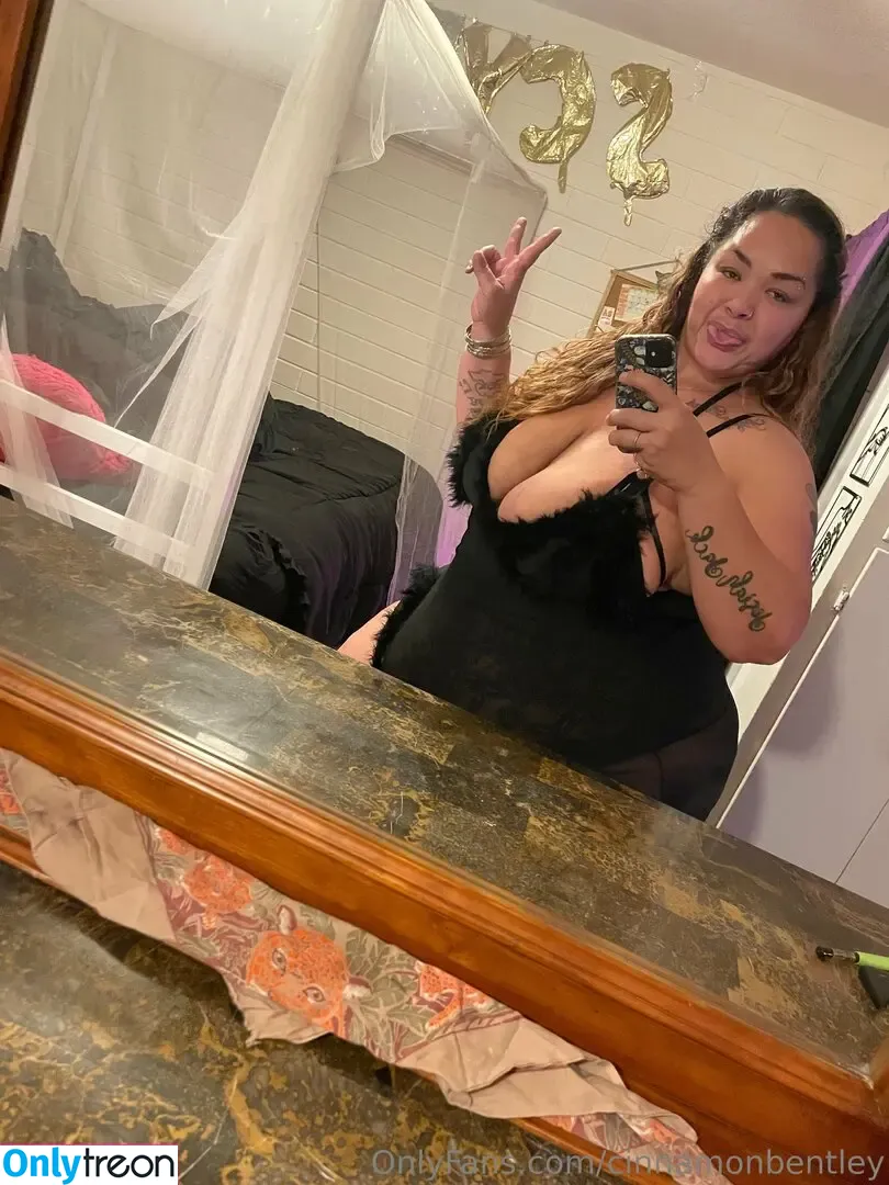 cinnamonbentley nude photo #0068 (_cinncinncinny_)