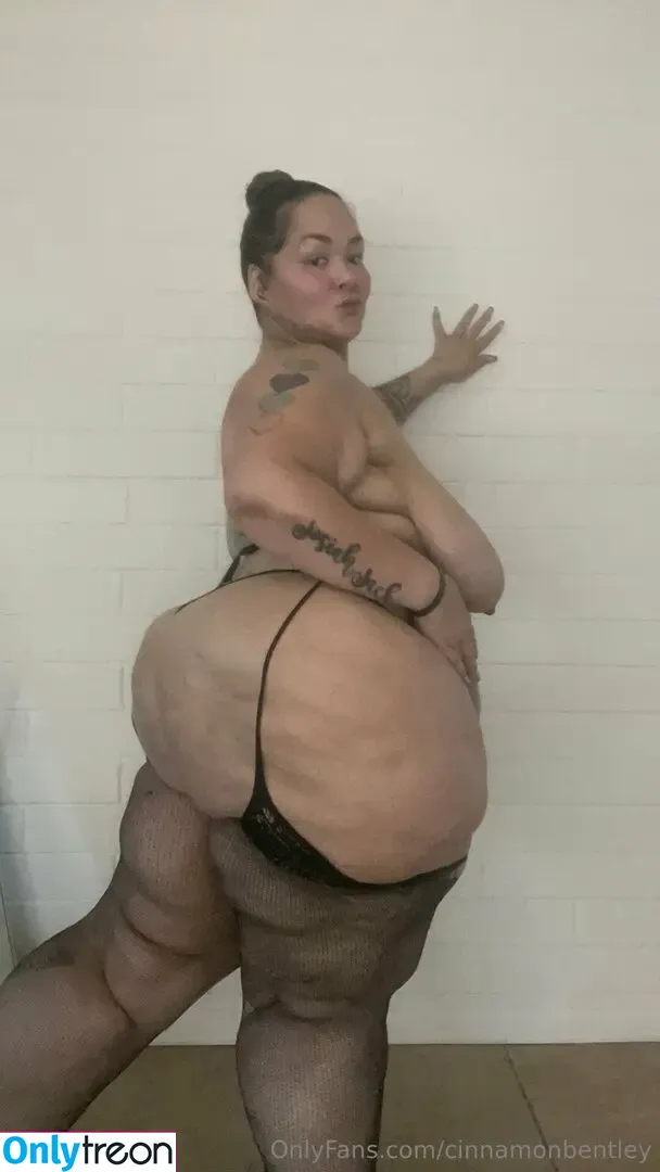 cinnamonbentley nude photo #0142 (_cinncinncinny_)