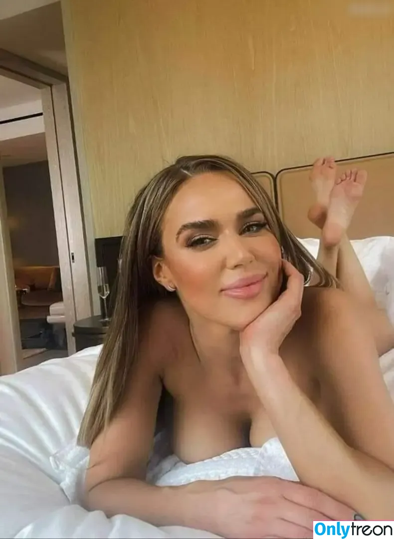 CJ Perry aka Lana nude photo #0198 (thecjperry)
