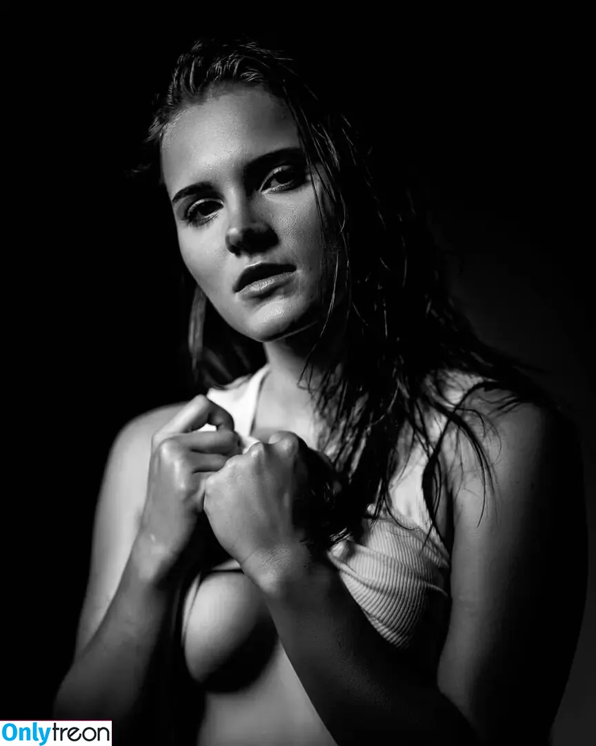 ck_lightart nude photo #0016 (cklightart)