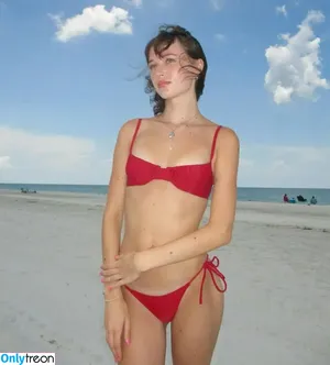 Claire Drake / clairedrakee nude photo #0011