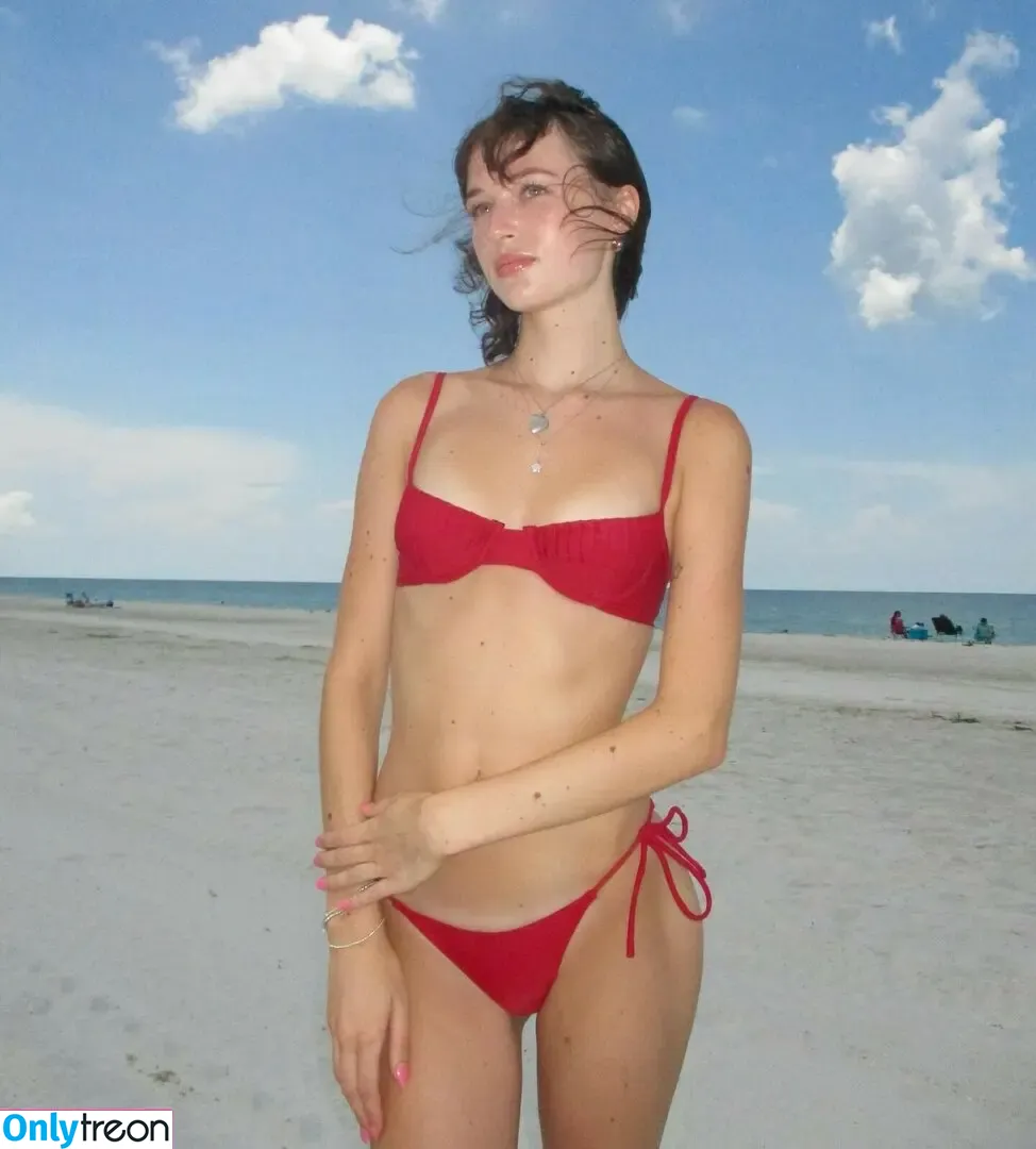 Claire Drake nude photo #0011 (clairedrakee)
