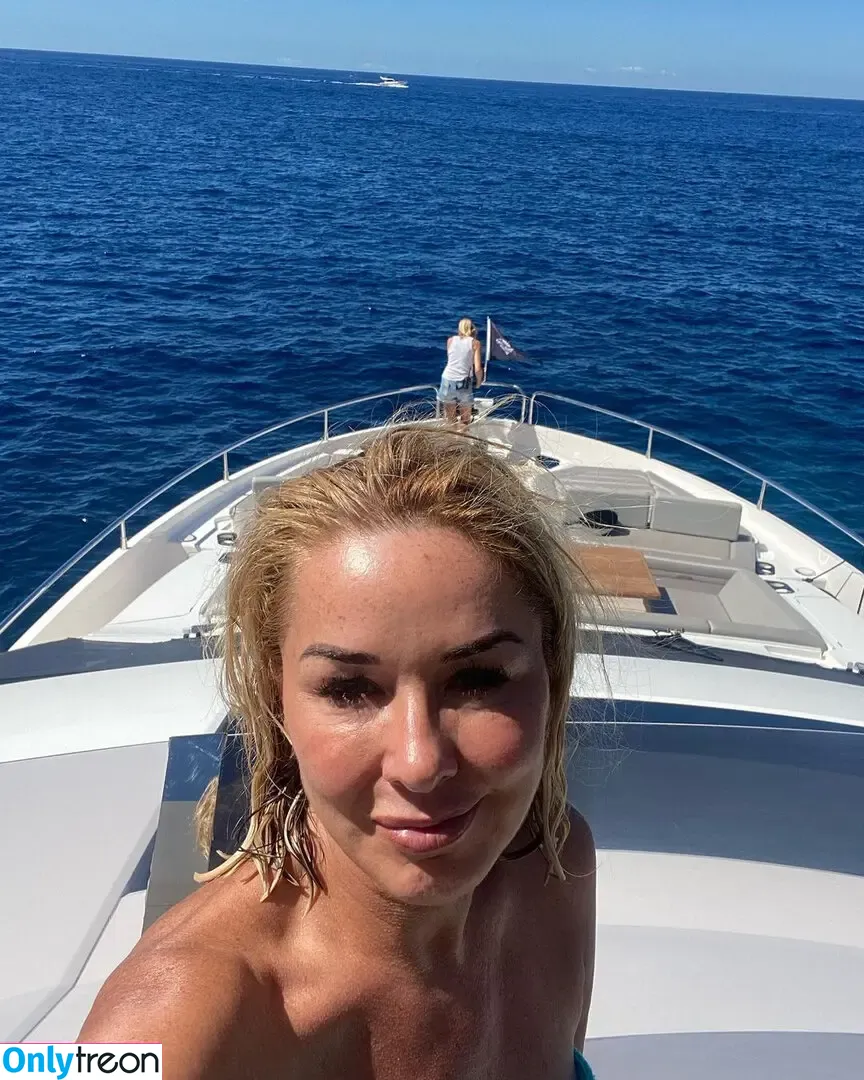 Claire Sweeney nude photo #0136 (claire.sweeney)