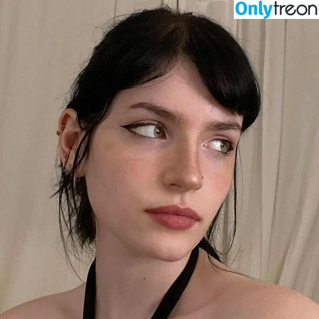 claireyael nude photo #0009 (claireyael)