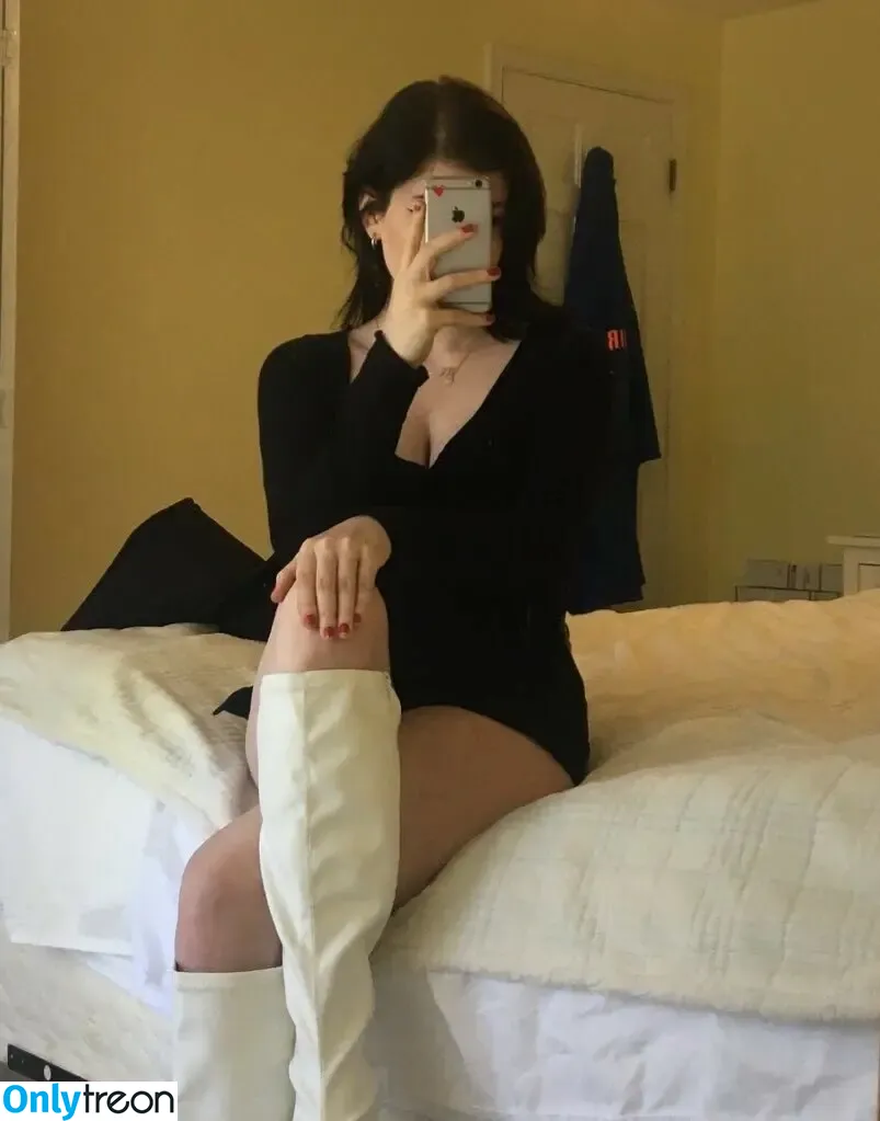 claireyael nude photo #0022 (claireyael)