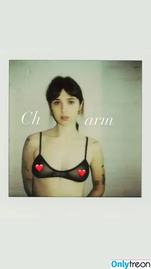 Clairo / Claire Cottrill nude photo #0125